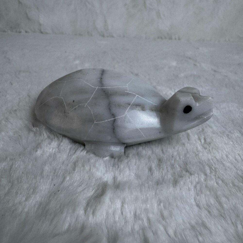 Vintage Hand Carved White Onyx Marble Turtle Figurine Mexico stone collectible